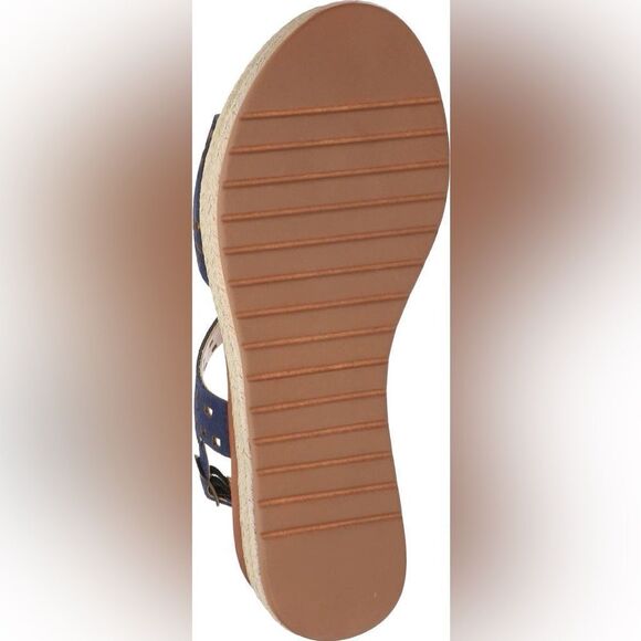 Bella Vita | Ann-Italy Perforated Wedge Sandal - Picture 3 of 9